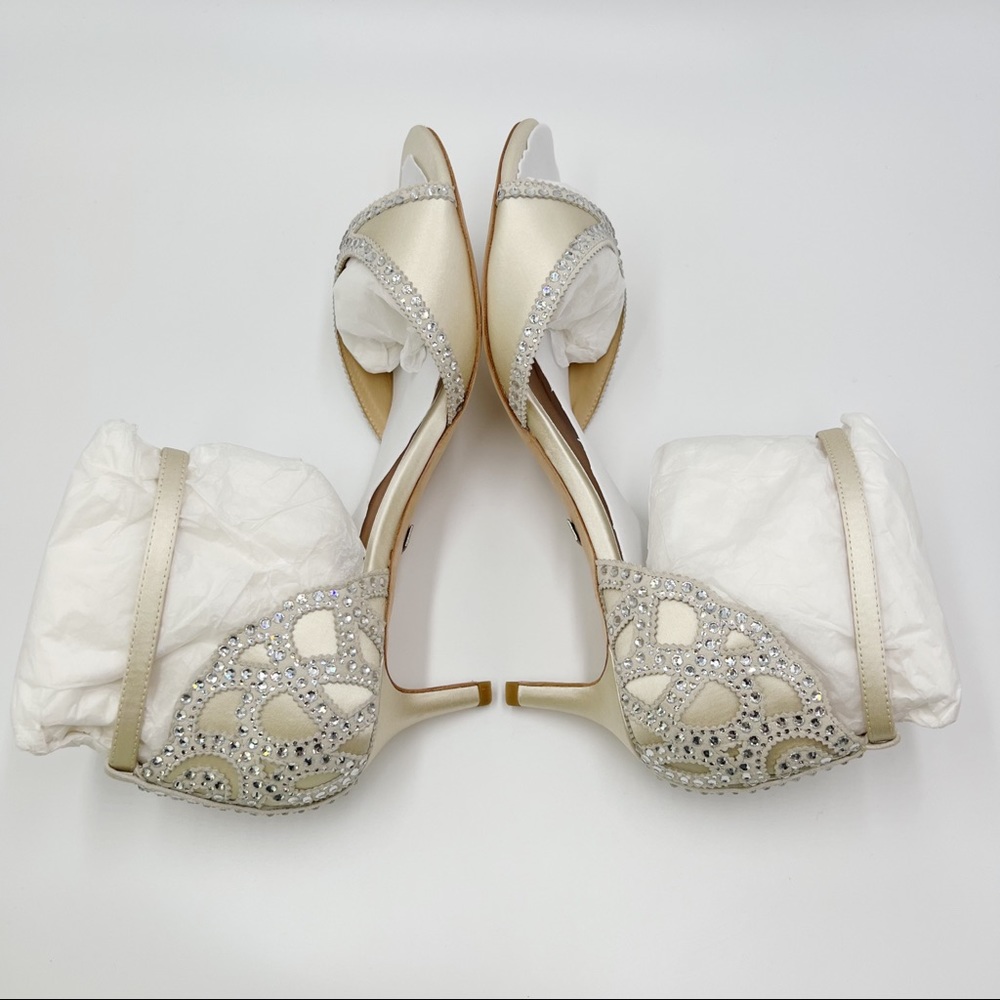 Badgley Mischka Women's Gillian Jeweled Ivory Satin Dress Sandal Heels Pumps 8 - Picture 11 of 15